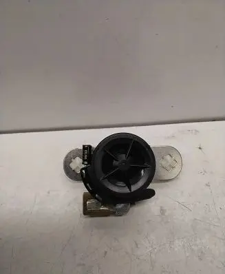 Front door high frequency speaker