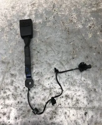 Audi Q3 8U Front seatbelt buckle 8R0857755L