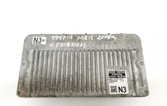 Toyota Yaris Engine control unit/module 896610U230