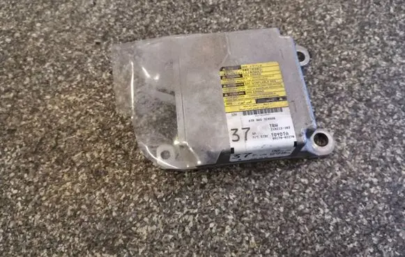 Toyota Corolla E110 Airbag control unit/module 8917002270