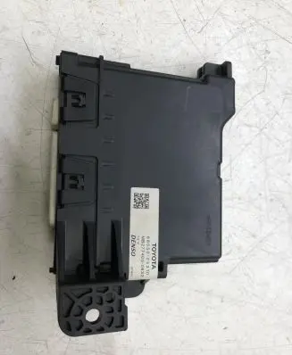 Toyota Avensis T270 Other control units/modules 8865005310