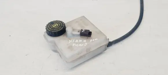 Brake fluid reservoir