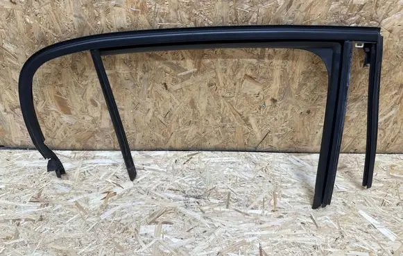 Peugeot 208 II Rubber seal rear door window/glass 9823226380
