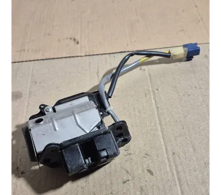 Loading door lock