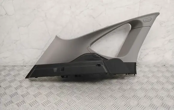 BMW 2 F45 Tailgate/trunk side cover trim 108964