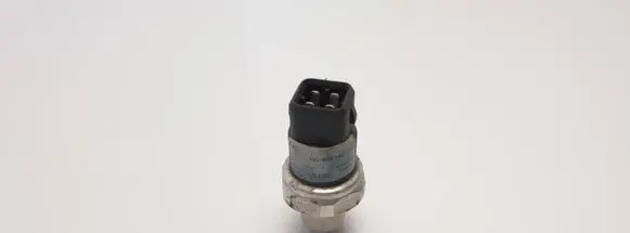 Volkswagen PASSAT B5.5 Air conditioning (A/C) pressure sensor 9900003Z 6ZL351028101