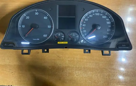 Volkswagen Golf V Speedometer (instrument cluster) 1K0920860L V3350110 VWZ7Z0C8836106