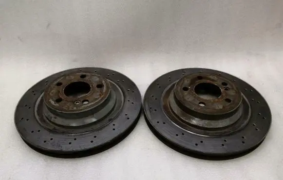 Mercedes-Benz CLS C219 Rear brake disc A0034208183