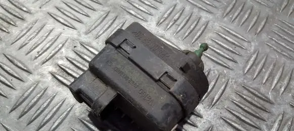 Renault Megane I Headlight level adjustment motor 7700840141