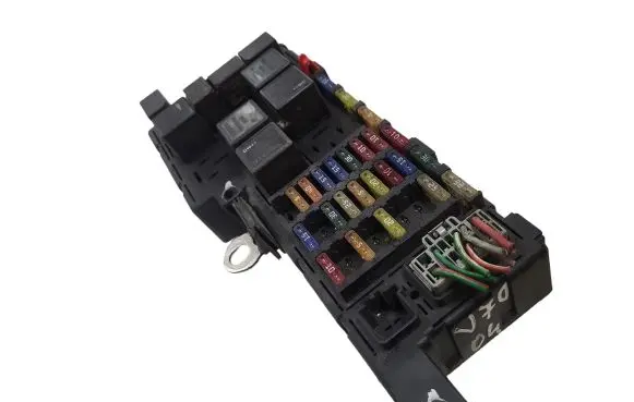 Volvo V70 Fuse module 518828017
