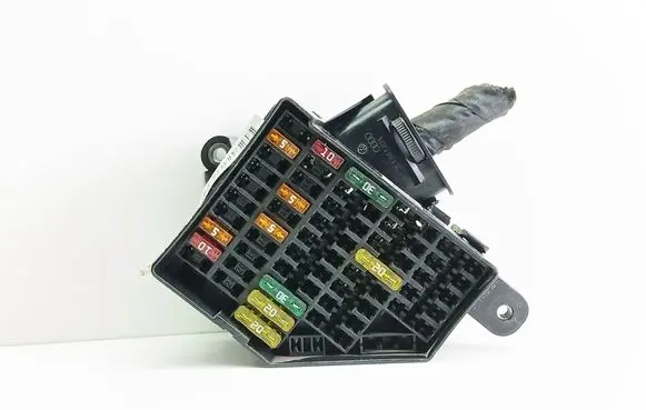 Volkswagen PASSAT B6 Fuse box set 3C1941824