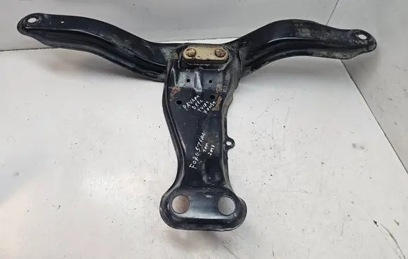 Subaru Forester SH Gearbox mounting bracket