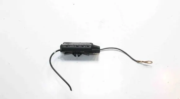 Volkswagen PASSAT B7 Aerial antenna filter 3AA035570A