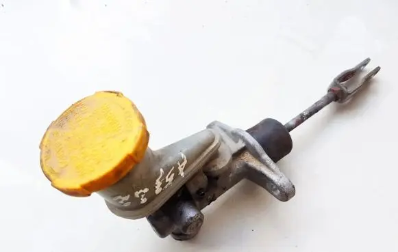 Subaru Legacy Clutch master cylinder