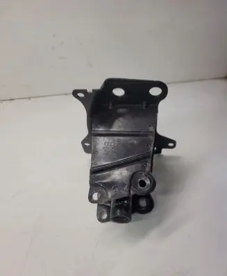Audi A3 S3 8P Front bumper mounting bracket 8P0807134