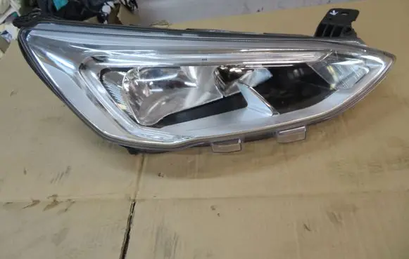 Ford Focus Headlight/headlamp