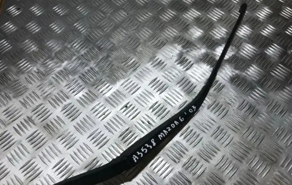 Mazda 6 Front wiper blade arm k6862