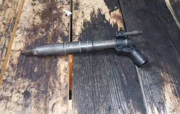Mercedes-Benz E W212 Fuel injector 0986435404