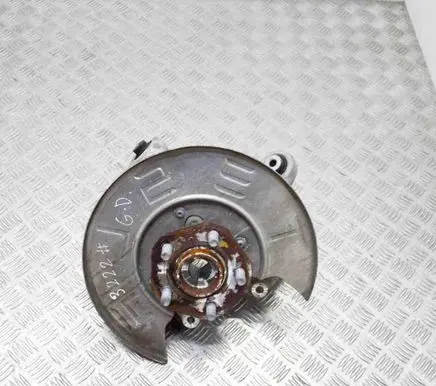 Rear wheel hub