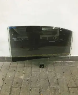 Mercedes-Benz S W221 Front door window glass four-door 43R00257 E000249 18PPGAS2M700