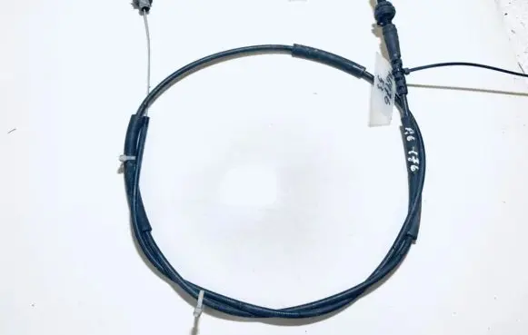 Volkswagen Golf IV Throttle cable 1j0721555