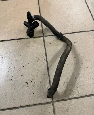 BMW 5 F10 F11 Coolant pipe/hose 