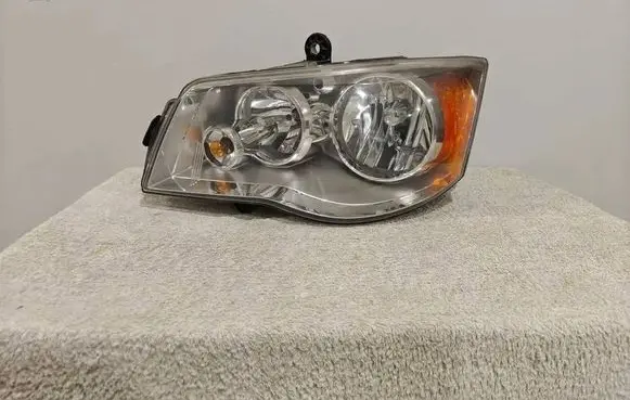 Chrysler Voyager Headlight/headlamp