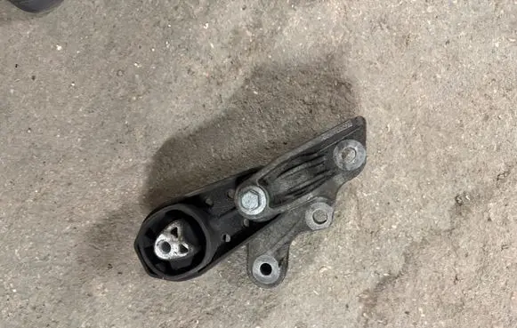 Ford Fiesta Gearbox mounting bracket H1BG6P082AD