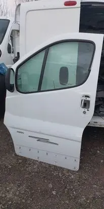 Opel Vivaro Front door