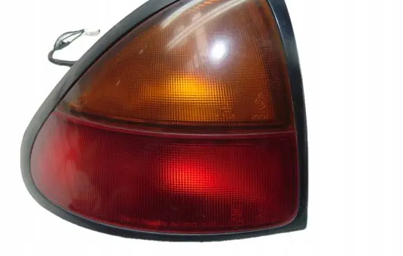 Mazda 323 F Rear/tail lights