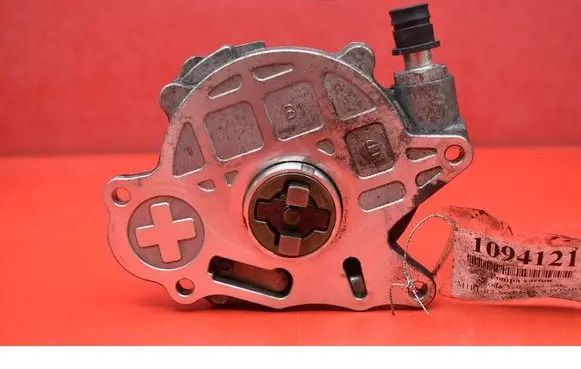 Skoda Yeti (5L) Vacuum pump 03L145100G