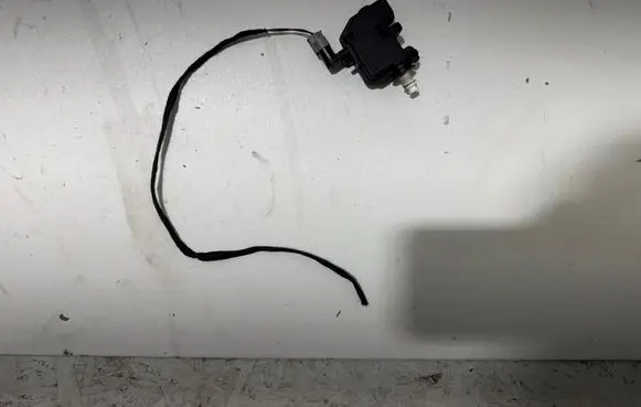 BMW 1 F20 F21 Fuel tank cap lock motor 7270792 17337010IT