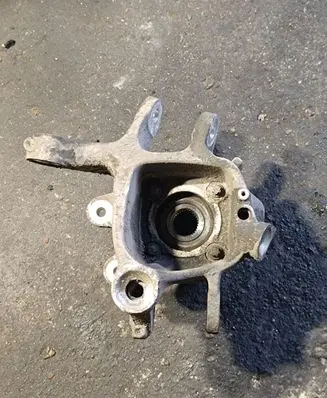 BMW 7 F01 F02 F03 F04 Rear wheel hub spindle/knuckle 6797448