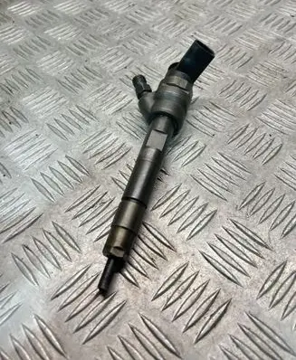 BMW 3 E90 E91 Fuel injector 7789446 0445110289