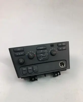 Volvo V70 Climate control unit 8691950