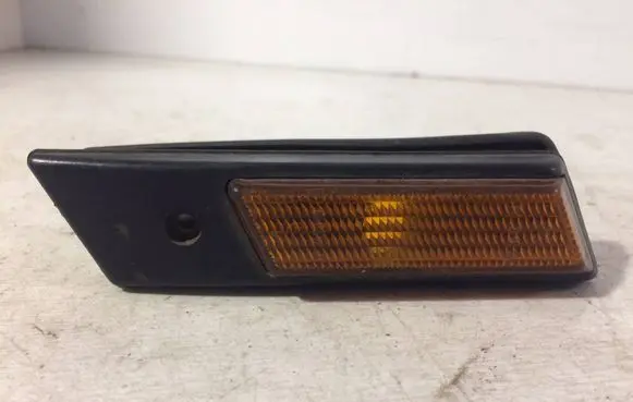 BMW 5 E34 Front fender indicator light 1378011