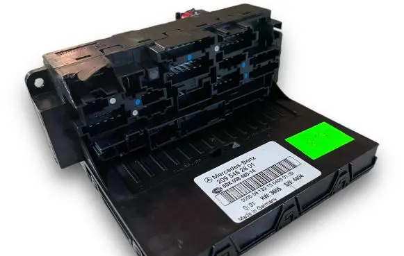 Mercedes-Benz CLK A209 C209 Central body control module S817 A2095452801
