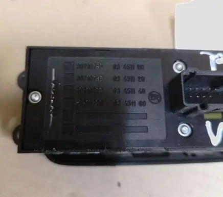 Volvo V50 Electric window control switch 30710787 03451100