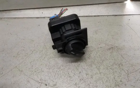 Mercedes-Benz A W169 Light switch 1695451004