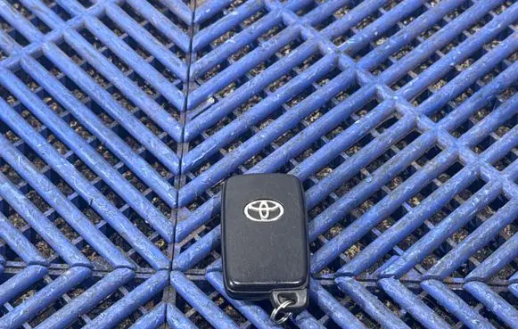 Toyota Prius (XW30) Ignition key/card 