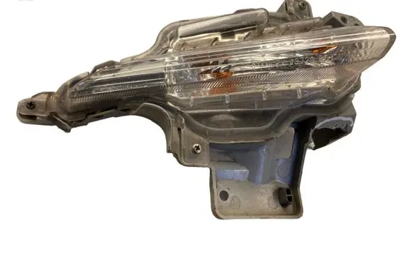 Front fender indicator light