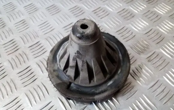 Infiniti EX Rear coil spring rubber mount 