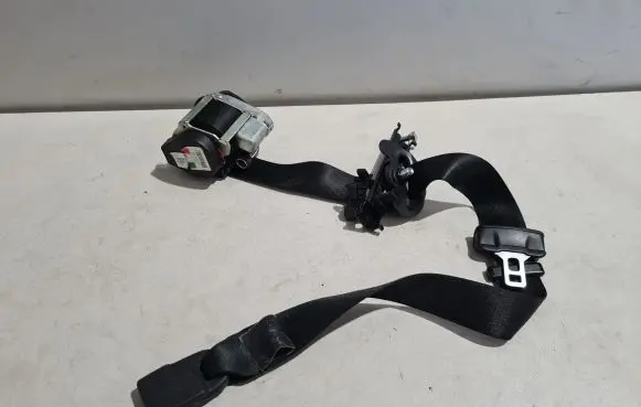 Maserati Ghibli Front seatbelt 627069200