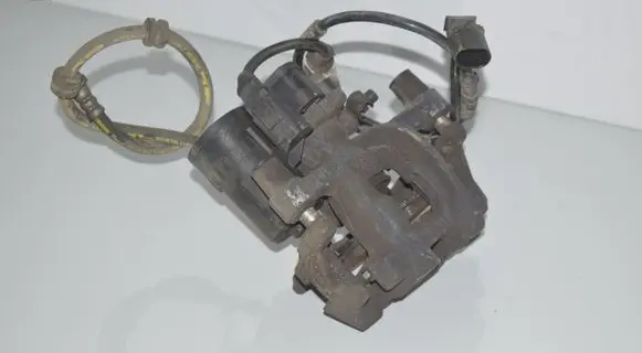 BMW 2 F46 Rear brake caliper 6883026 34206883026 6860006