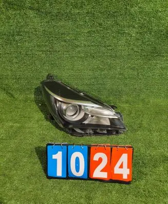 Toyota Yaris Headlight/headlamp 