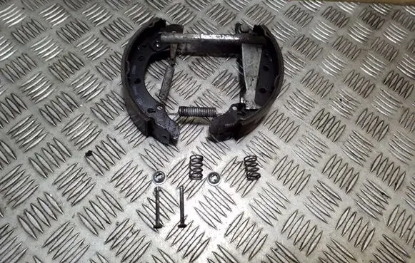 Volkswagen Polo V 6R Brake pads (rear) 