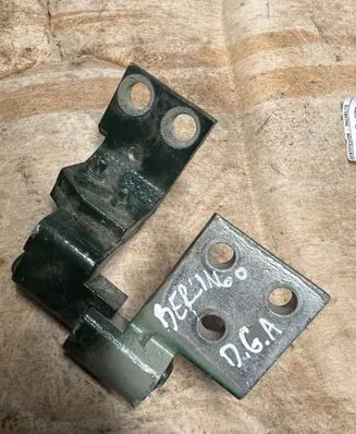 Citroen Berlingo Loading door lower hinge 