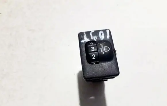 Toyota Auris 150 Headlight level height control switch 8415202040 2757