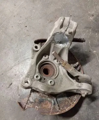 Volkswagen PASSAT B6 Front wheel hub