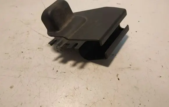 Toyota Corolla Verso AR10 Front passenger seat rail trim 721370F010